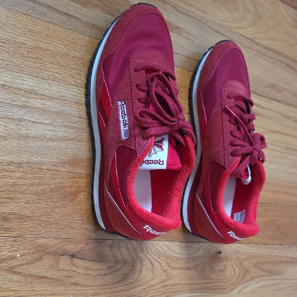 Reebok Crimson Athletic Shoes - Picture 3 of 6